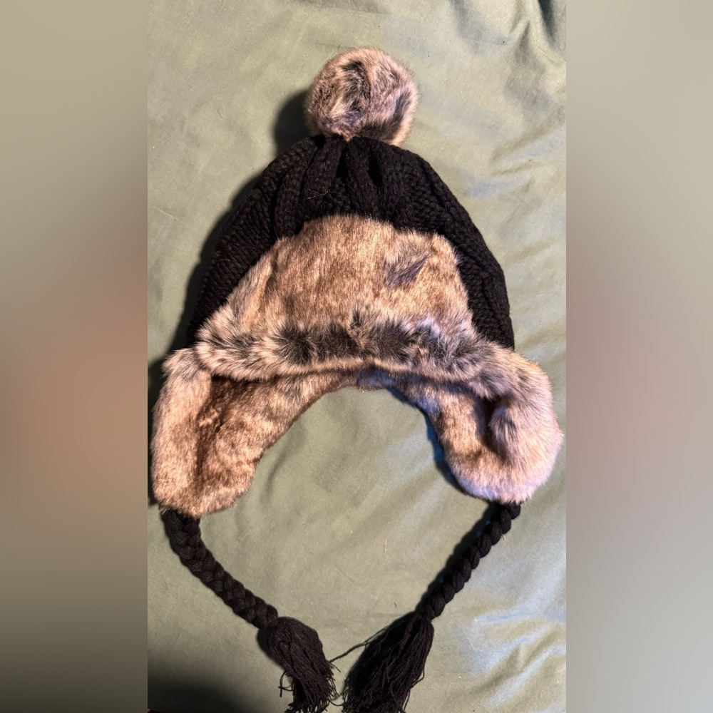 Elegant Black and Brown Women's Winter Hat